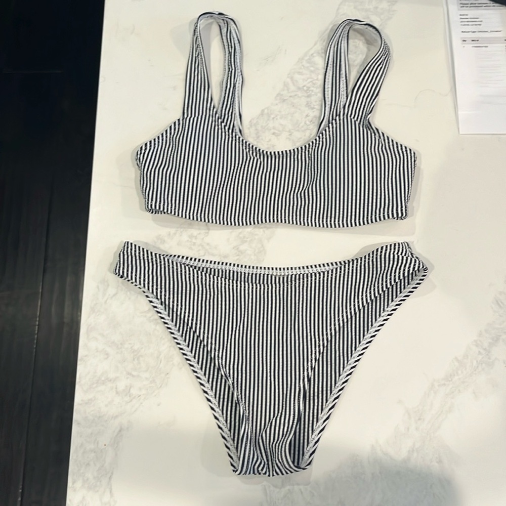 SHEIN women’s bathing suit size x-small never worn